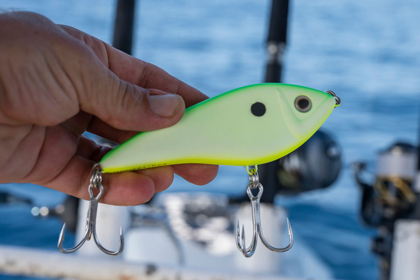 The Wiggle - Sinking Stickbait - Lemon Squeeze (Luminescent!!)